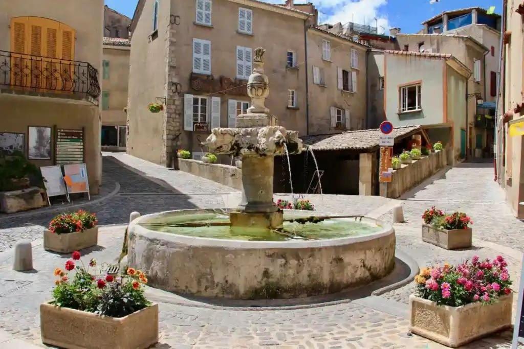 Hébergement de vacances Maison De Village Avec Terrasse Valensole